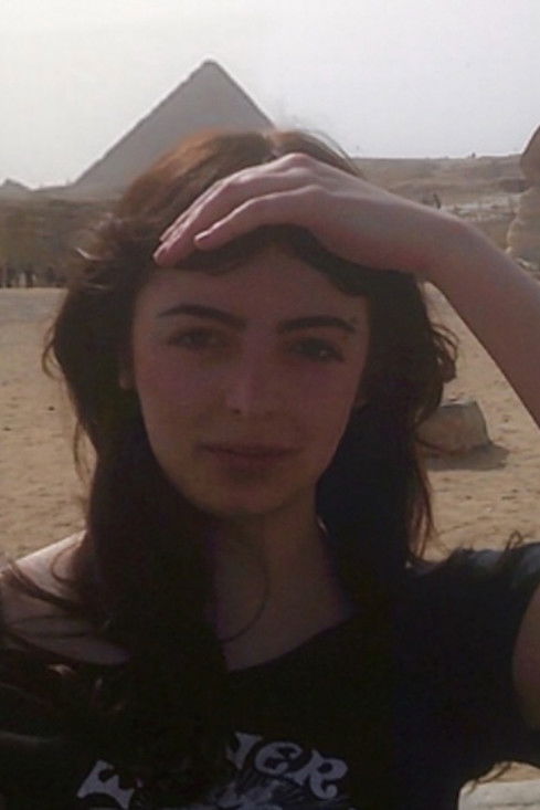 Беа Холйwелл-Wалкер