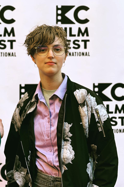 Jиллиан Елаине