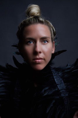 Април Маугер