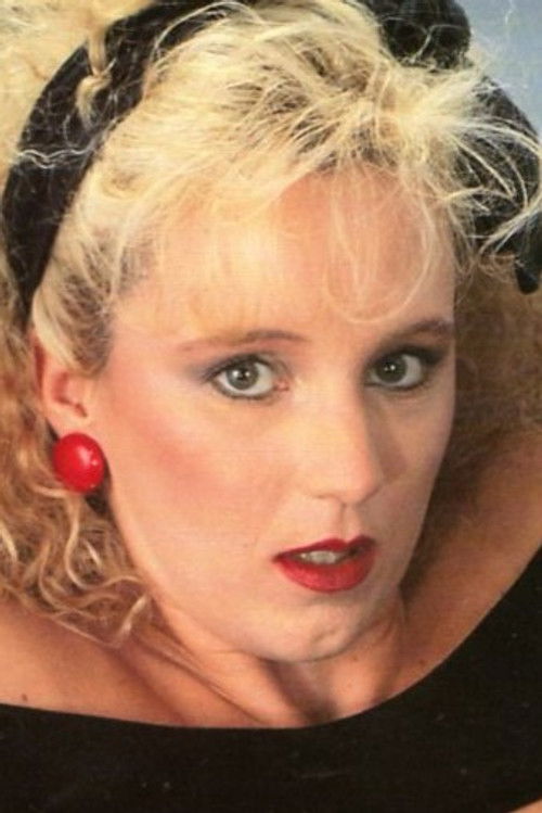 Jулиа Реавес