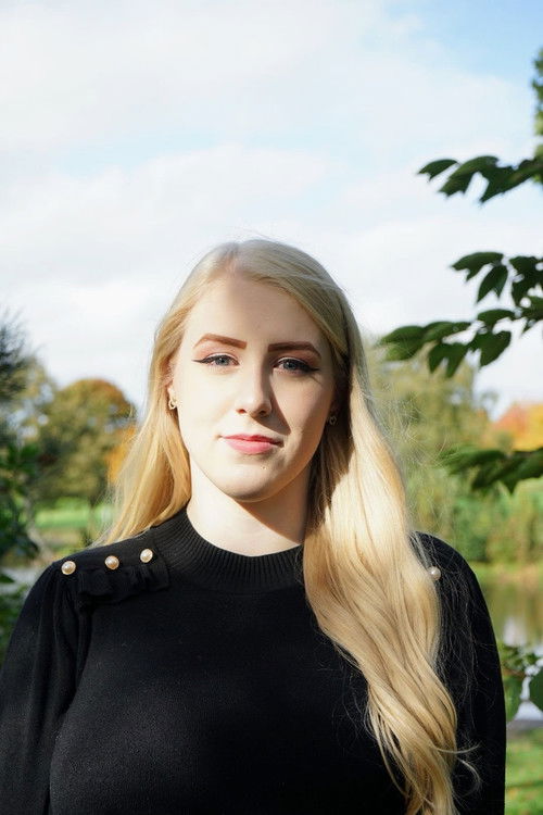 Еллие Прице