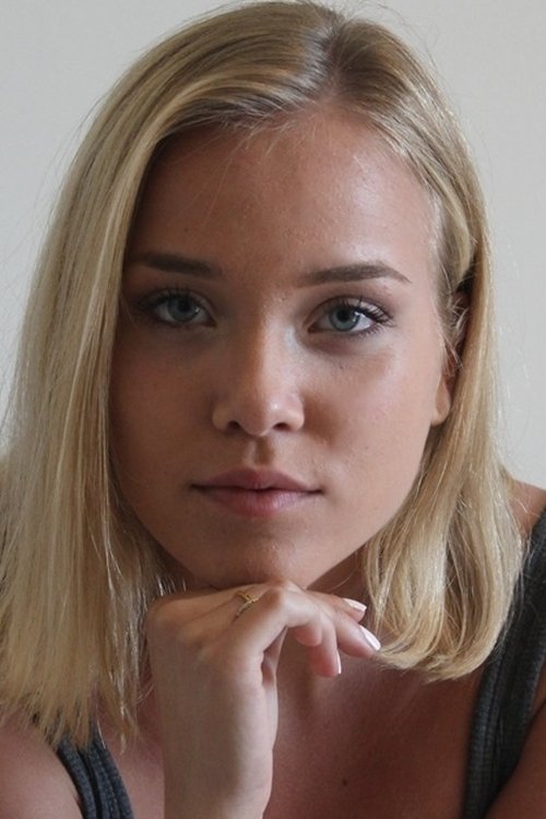 Манон Цхеваллиер