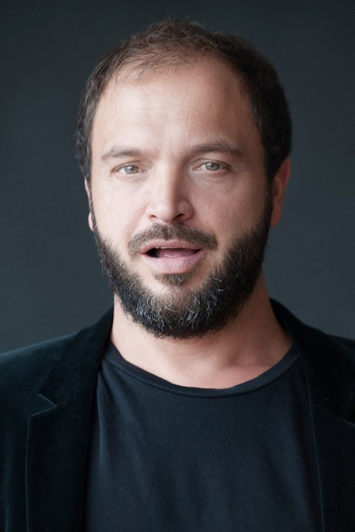 Àлвар Триай