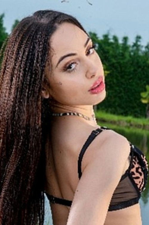 Исабелла Ангелина