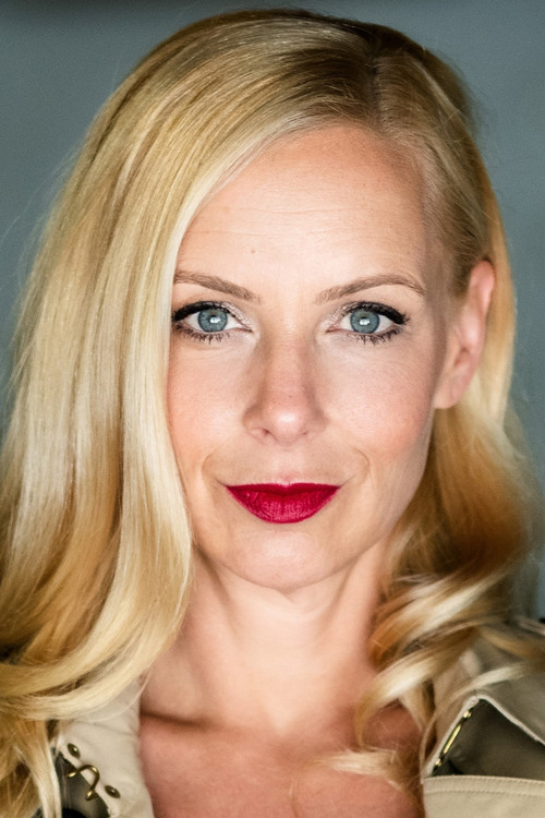 Естхер Кухн