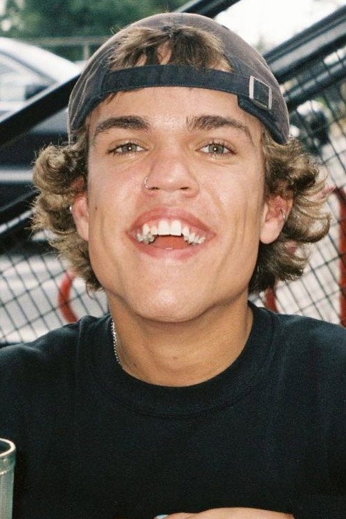 Диллон Мооре