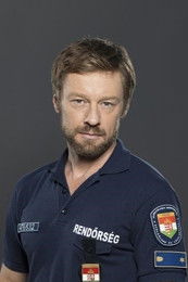 Дéнес Сзáраз