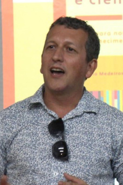 Адриано Медеирос