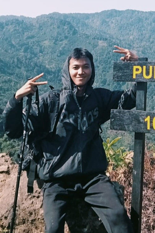 Езра Фаиq Wицаксоно