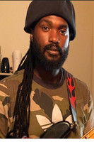 Астон Барретт Jр.