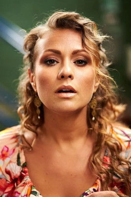 Jессица Менделс