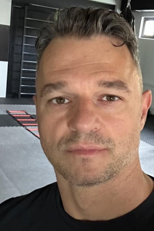 Власто Ивановиč