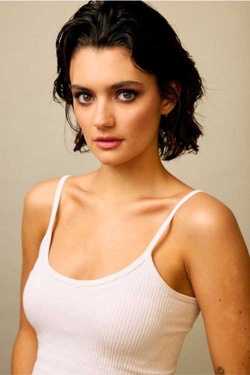 Ева Царлтон