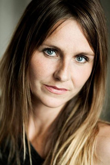 Стефаниа Óмарсдóттир