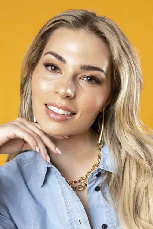 Есси Ункури