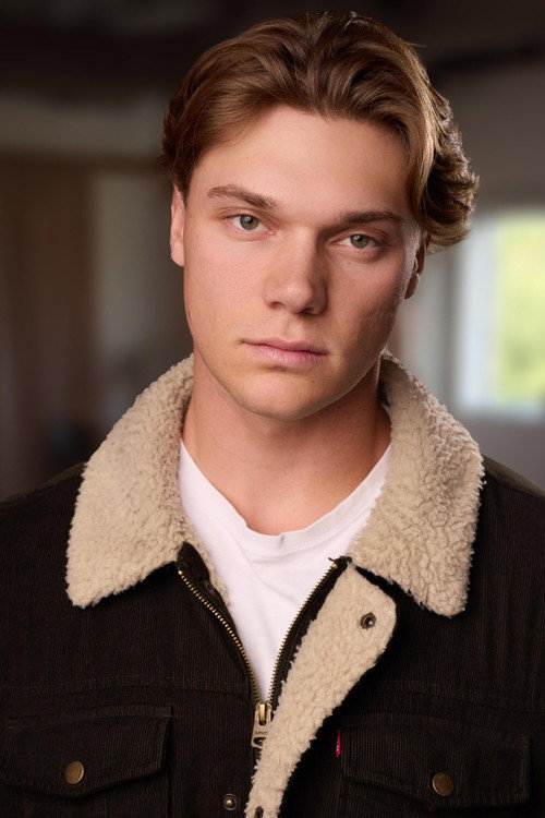 Естон Стиллер