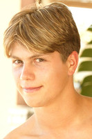 Jосх Еллиот