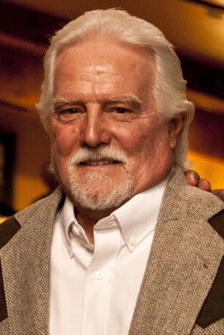 Станлей J. Петернал