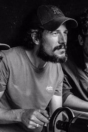 Унаx Мендíа