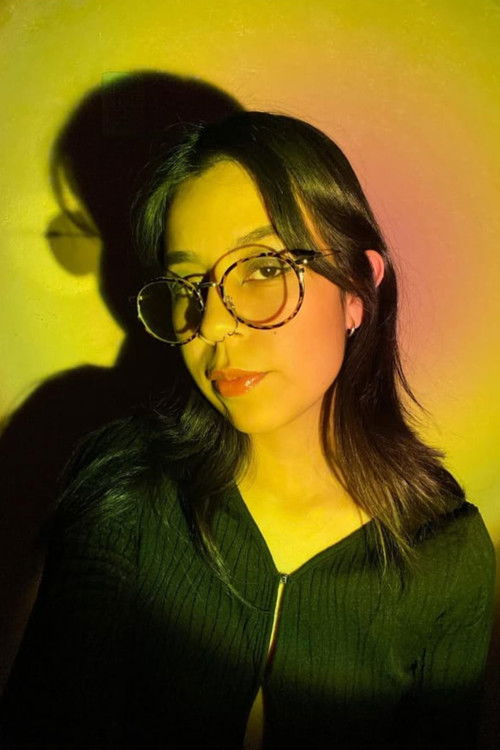 Абрил Мартíнез