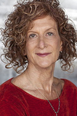 Jана Суе Мемел