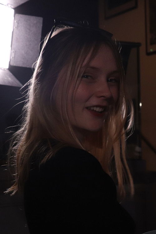 Сцарлетт Гилл