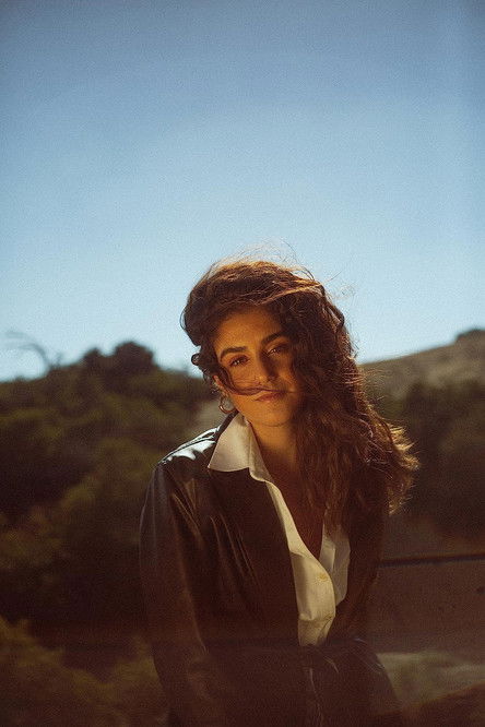 Jулиа Елиху