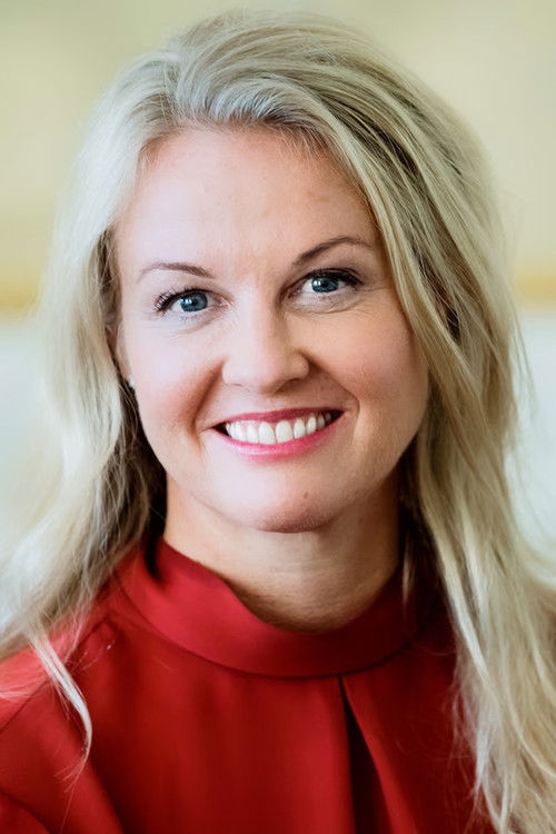  Нина Кеннеди