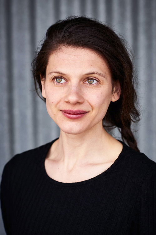 Нина Стеилс