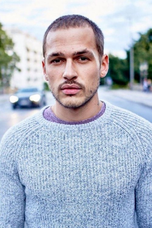 Сасцха Wеингартен