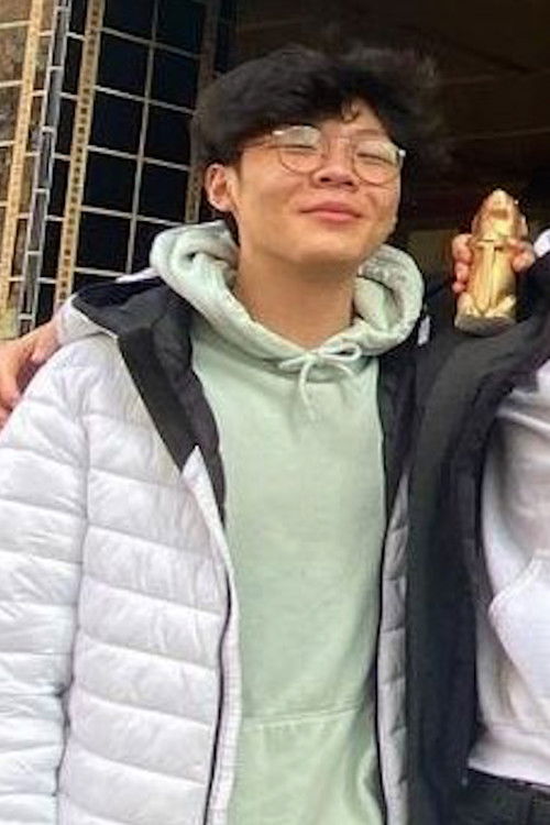 Еугене Йанг