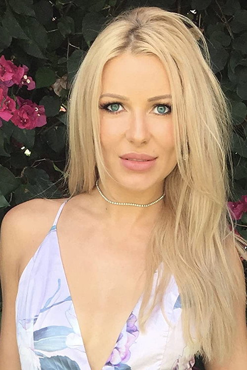 Анйа Бентон