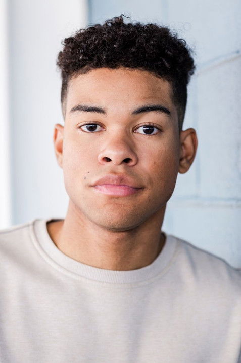 Еллисон Боокер