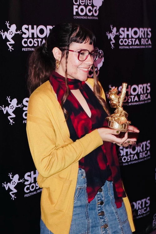 Раqуел Азурдиа Тхоммел