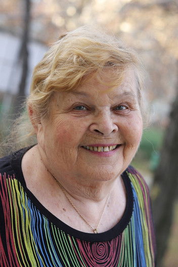 Иванка Девáтá