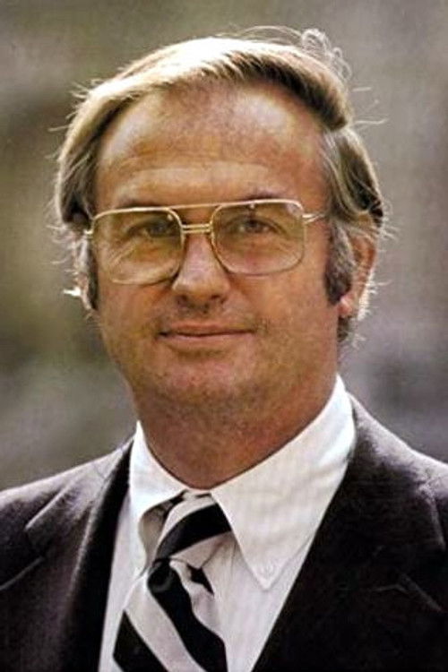  Лоуэлл Уайкер