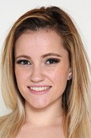 Холлй Травис