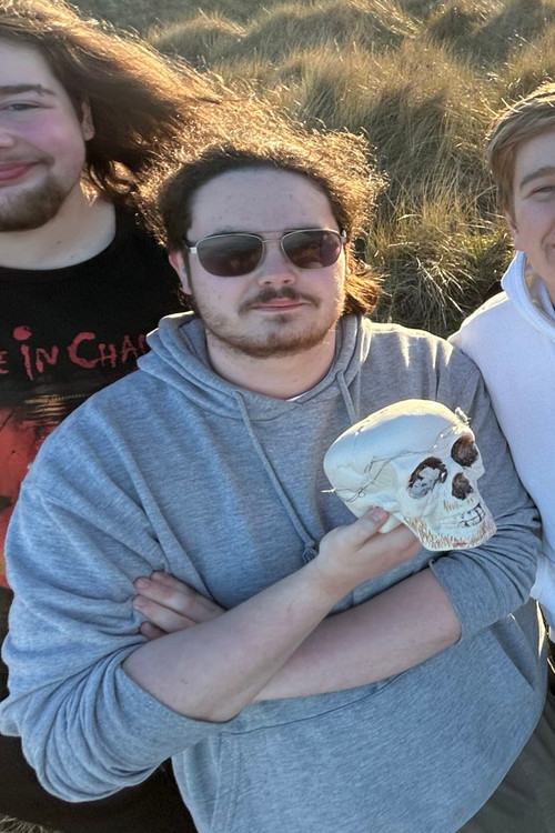 Мацкензие Неил