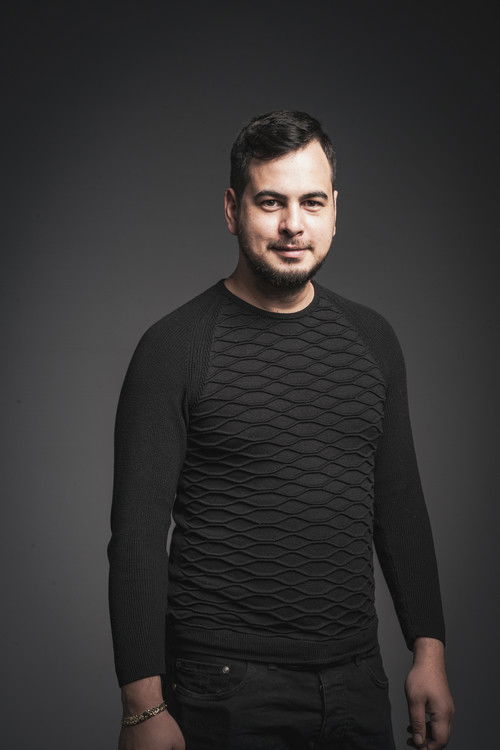 Емрах АКЙÜЗ