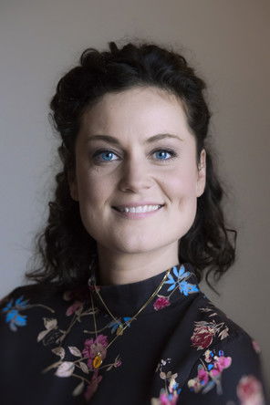 Ниенке де ла Риве Боx