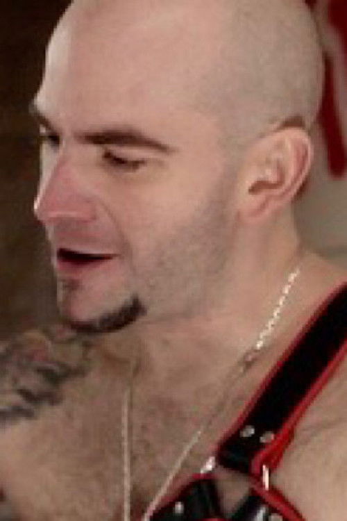 Натхан Хенрик