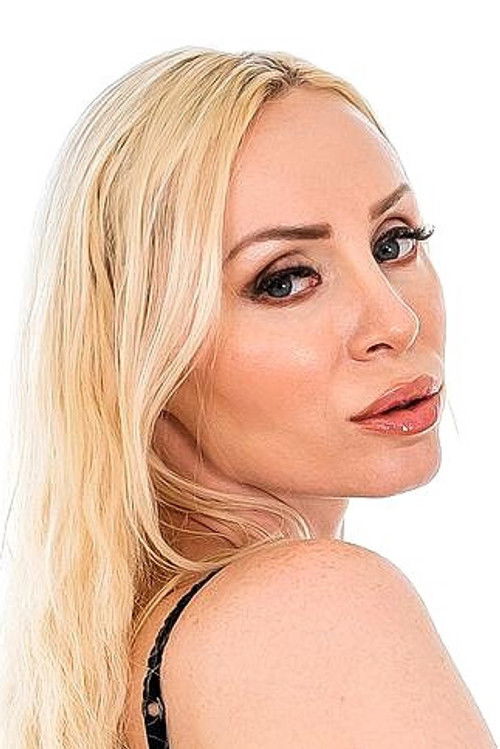 Натасха Jамес