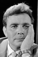 Áдáм Сзиртес