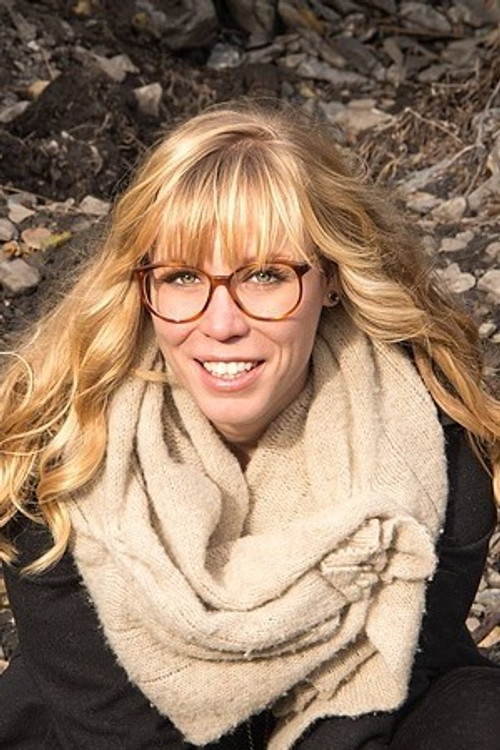 Емилй Реннер Wаллаце