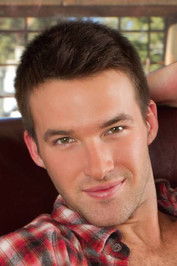 Трйстан Булл