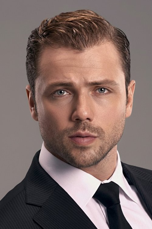 Толга Сарıтаş