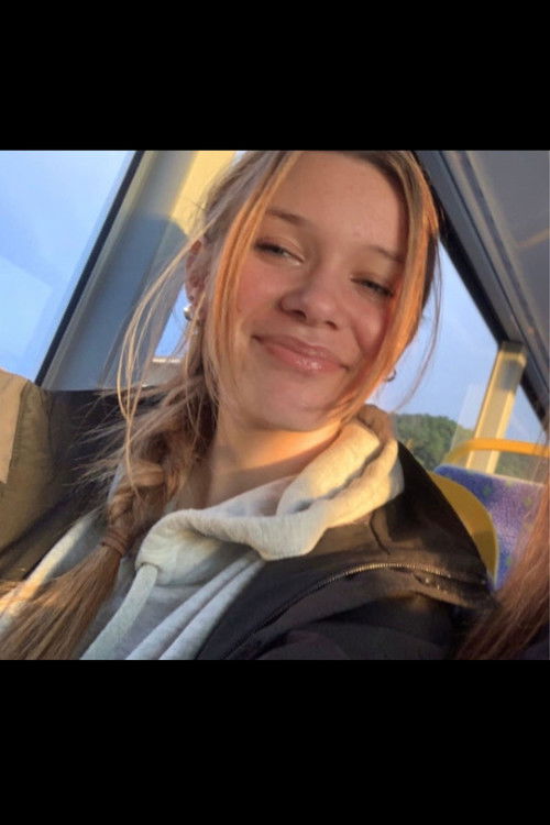 Виолет Голдсацк