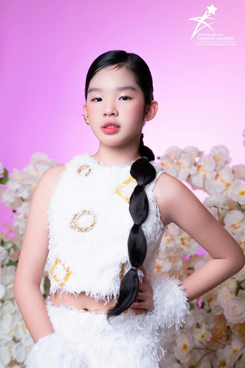 Вицториа Тхиêн Ан