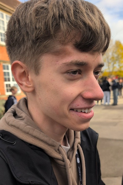 Леwис Хайес