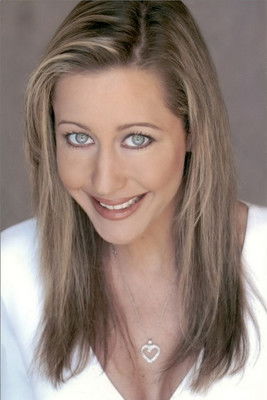 Цхристй Белла Jоинер